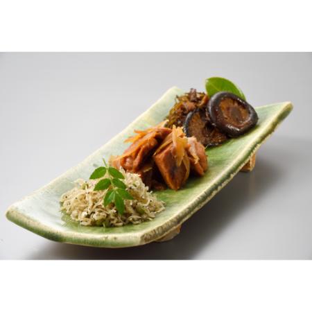 ＜下鴨茶寮＞料亭のご馳走 特選(ちりめん山椒 60g、きんぴらまぐろ 120g、どんこ椎茸と貝柱こんぶ 90g)