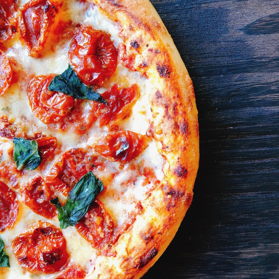 ＜ピッコロッソ＞ピザ3種セットA（シンプルマルゲリータ・マリナーラ・セミドライトマトのクラシック）各1枚直径約２１cm×３枚