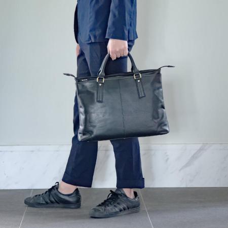＜ORIGINAL BASIC＞豊岡鞄　皮革横型手提げ（ブラック）818104