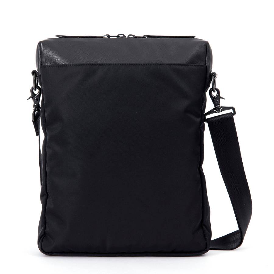 ＜SAMSONITE BLACK LABEL＞LEEDS VERTICAL SHOULDER M /サムソナイトブラックレーベル
