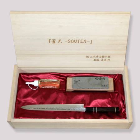 三木章　手打ち鍛造品　柳刃（刺身）包丁　270mm