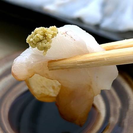 ＜山米鮮魚＞お刺身用天然クエ4～5人前（330g）