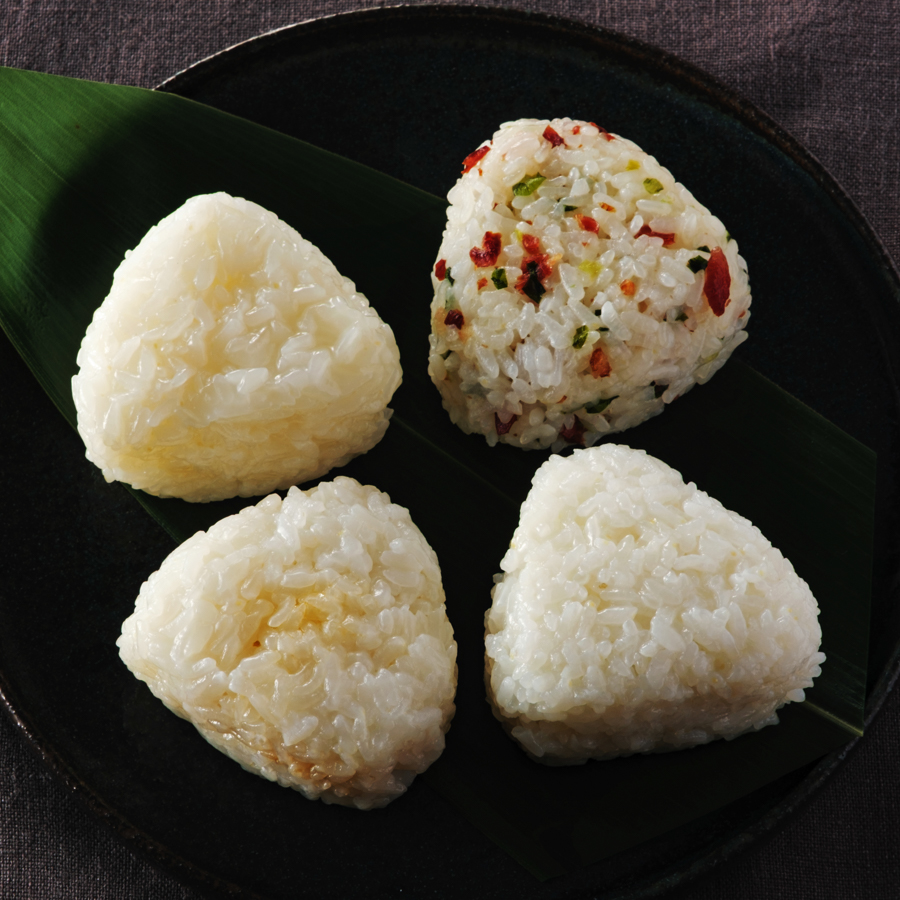 ＜アイガモの谷口＞”農薬不使用栽培米”「おむすび」4種セット（塩・梅・但馬鴨スモーク・但馬鴨ラー油）各3個（計12個）【6ヵ月定期便】