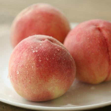 ＜紀のファーム＞赤秀あら川の桃「なつっこ」2kg（５～７玉）