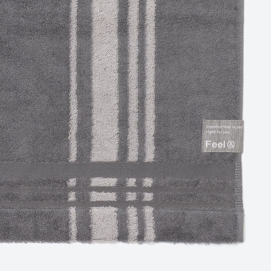 ＜昭和西川＞Feel & moist バスタオル　ダークグレー（今治タオルブランド認定製品）