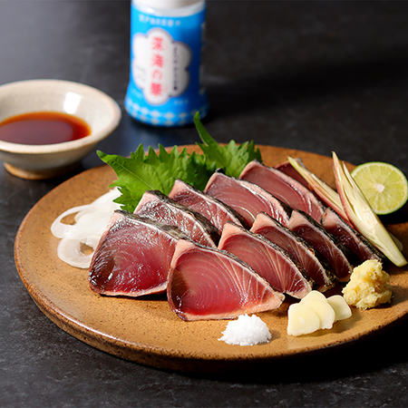 ＜いずま海産＞室戸流藁焼き鰹のタタキ