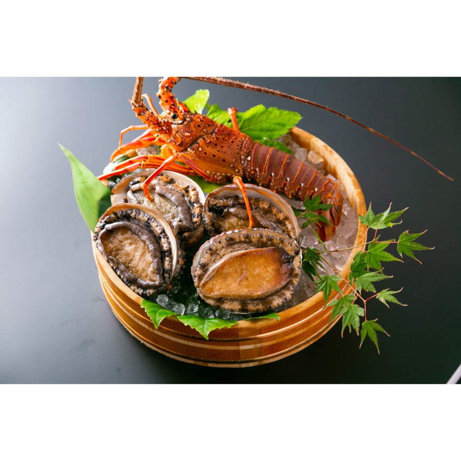 <旅館吉田屋>1泊2食付きペア平日宿泊券 温泉付きプレミアム客室(季節の懐石料理、伊勢海老・鮑付き)嬉野土産付き