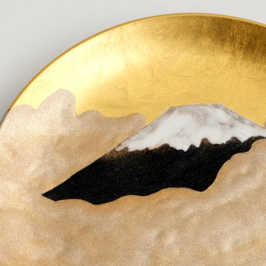 ＜琥山窯＞金箔雪被り富士絵６寸飾皿