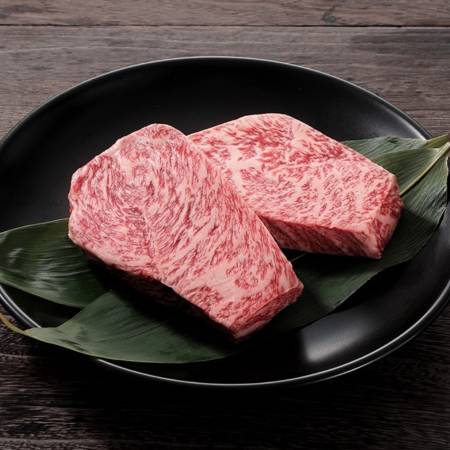 【宮崎牛】5等級特上モモ（ヒウチ・イチボ）ステーキ(150g×2枚) （ステーキソース・塩コショウ付）