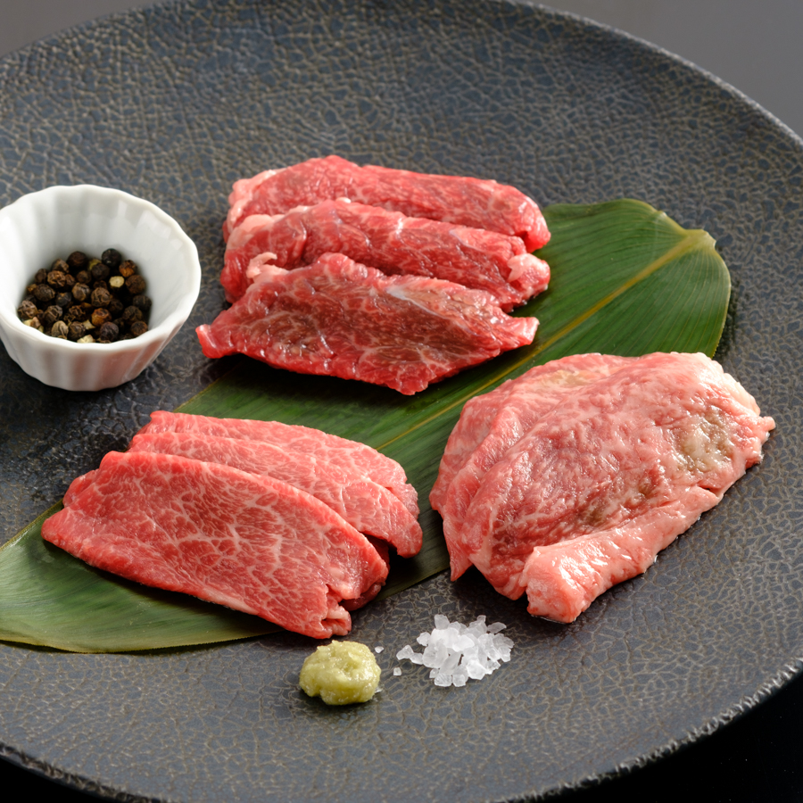 【宮崎牛】匠の食べ比べ堪能コース 焼肉 3種 合計900g、スライス 3種 合計1.3kg、ステーキ 2種 合計700g定期便 3カ月
