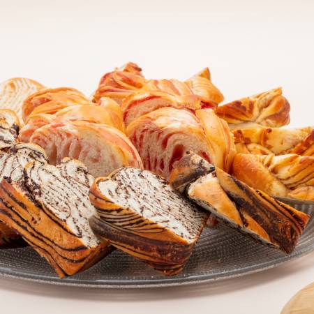 ＜SHIROYAMA　HOTEL　kagoshima＞フラワーパンセットフラワーパン3種（チョコレート、メープル、ストロベリー）各1本
