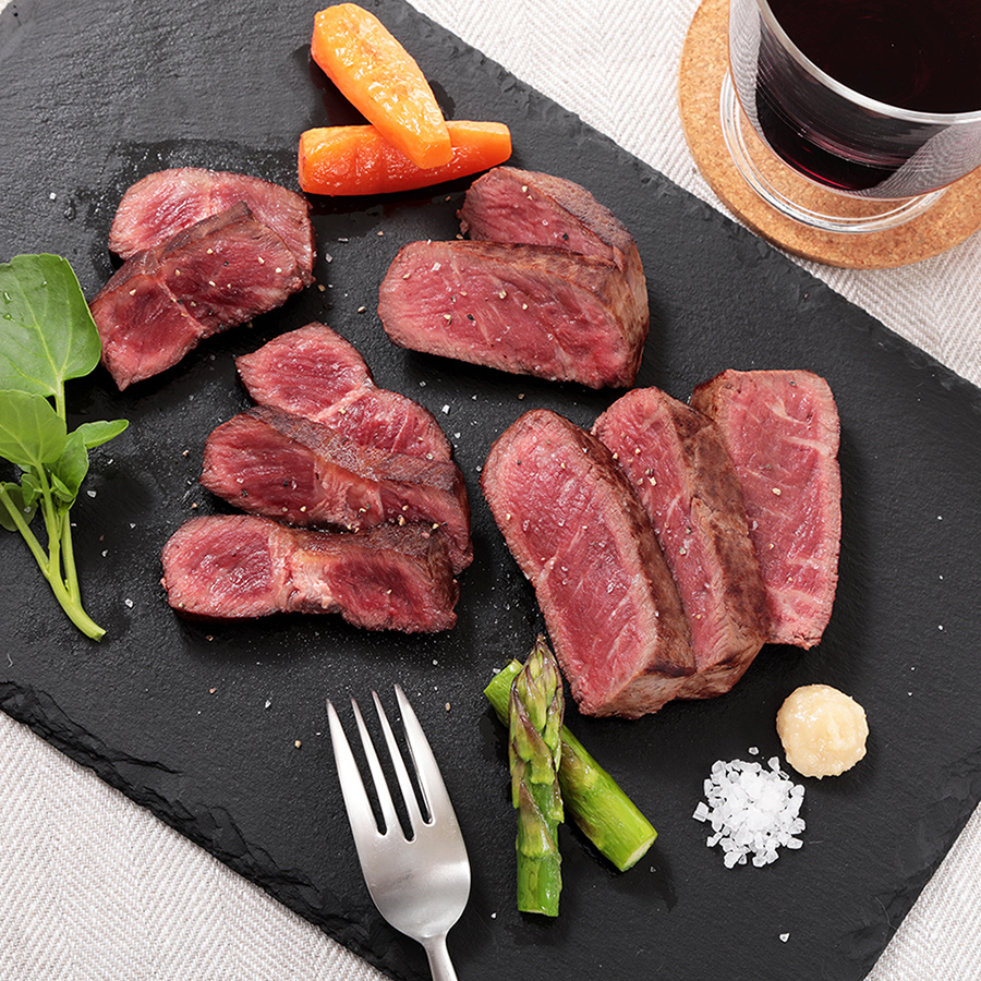 ＜黒島アーサ牛＞ステーキセット サーロイン（150g×2枚）・ヒレ（150g×2枚）・ミスジ（150g×2枚）