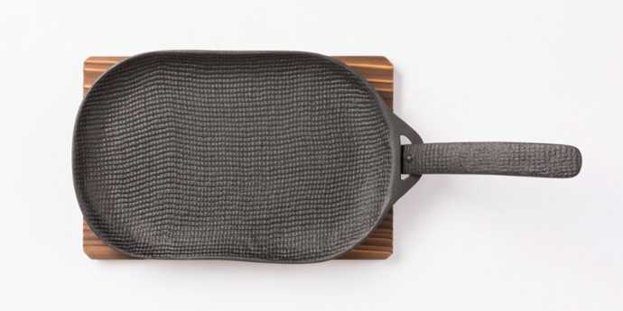 「OIGEN」南部鉄器 焼き焼きグリル ぽっちゃり(焼杉木台付き)