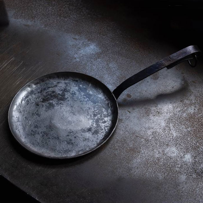 <鍛冶工房弘光>鋼鉄のフライパン「鍛月」取っ手付き