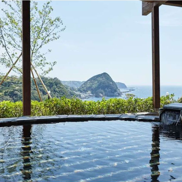 <下田東急ホテル>ビューバス付ジュニアスイート平日限定1泊2食付ペア宿泊券(エステ付)