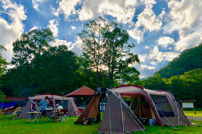 大自然とアクティビティを満喫できる「札内川園地キャンプ場」