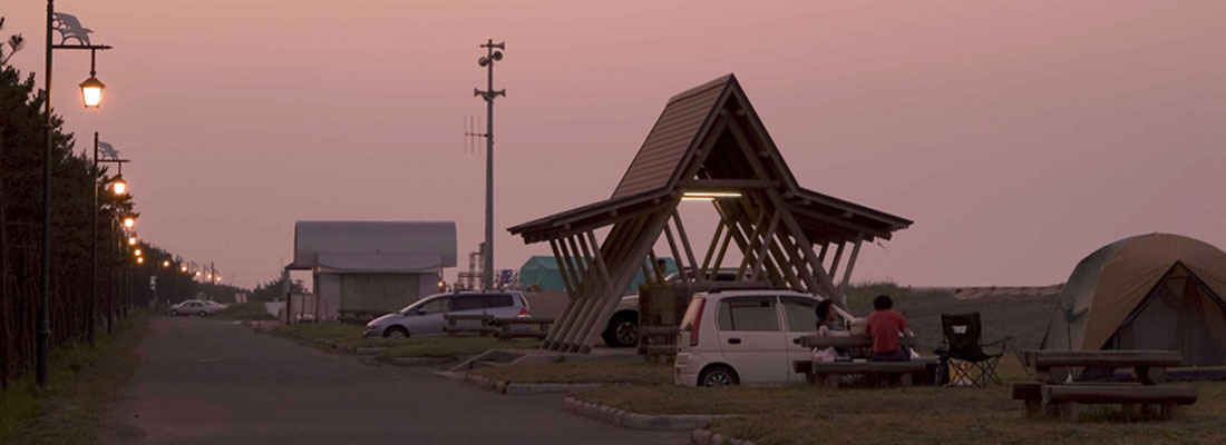 夕暮れの海浜公園