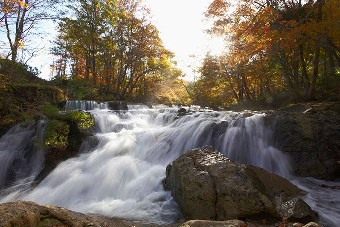 鶯宿温泉のほど近くにある逢滝
