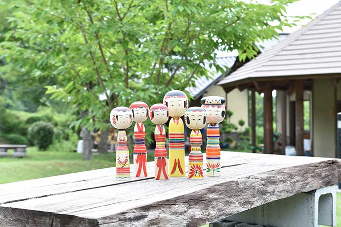 伝統こけしと出会う「弥治郎こけし村」 