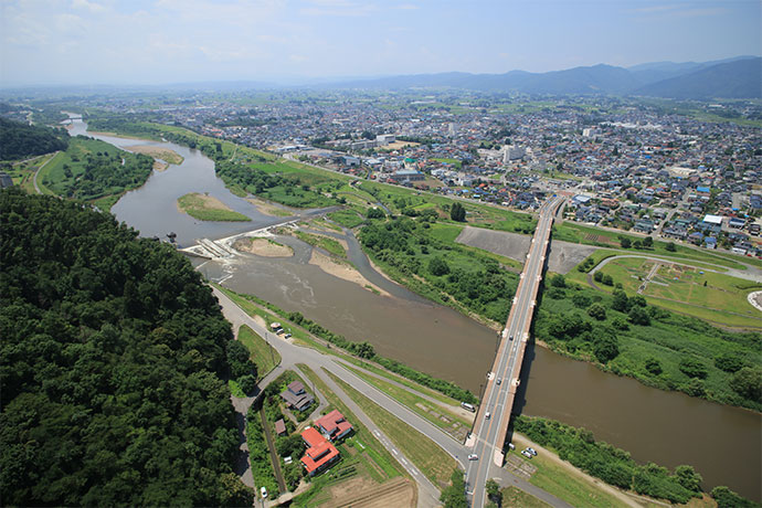 国の重要文化的景観に選出された「最上川上流域における長井の町場景観」