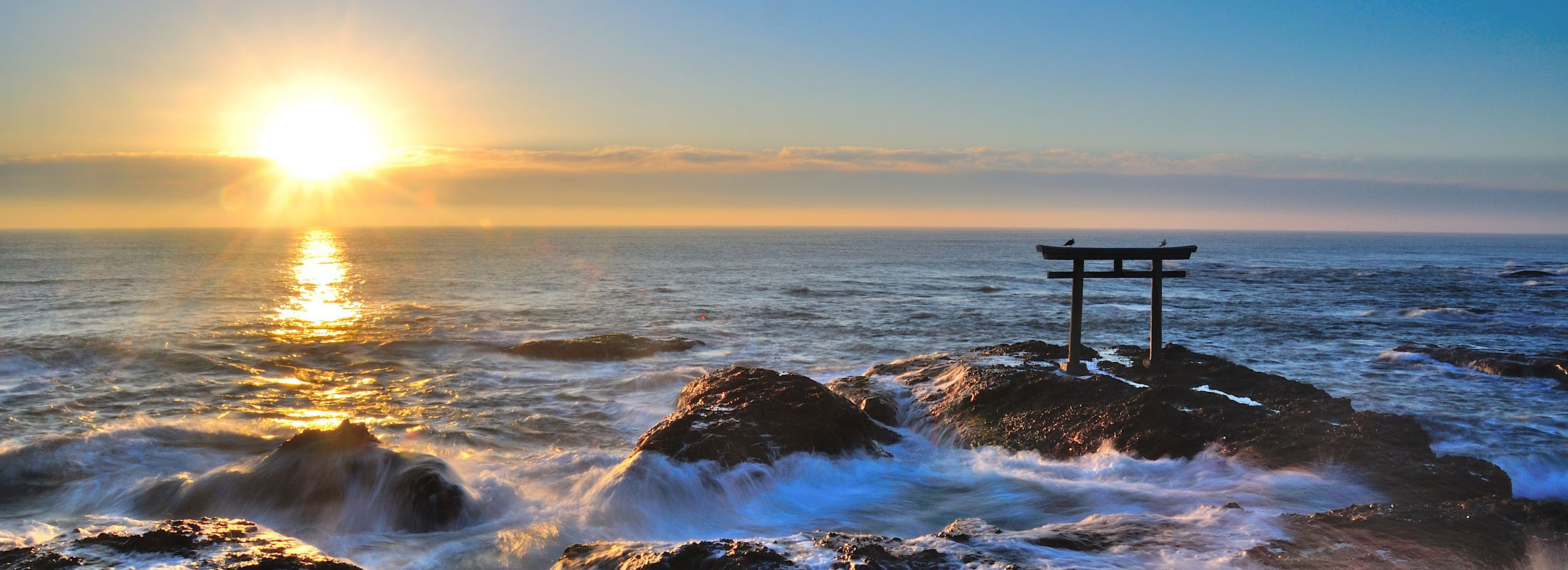 神磯の鳥居(大洗磯前神社)
