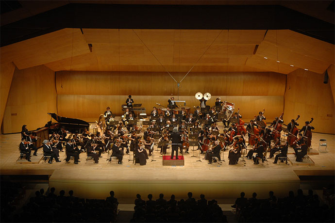 高崎市民オーケストラとして発足し、高崎市を拠点に活動する「群馬交響楽団」