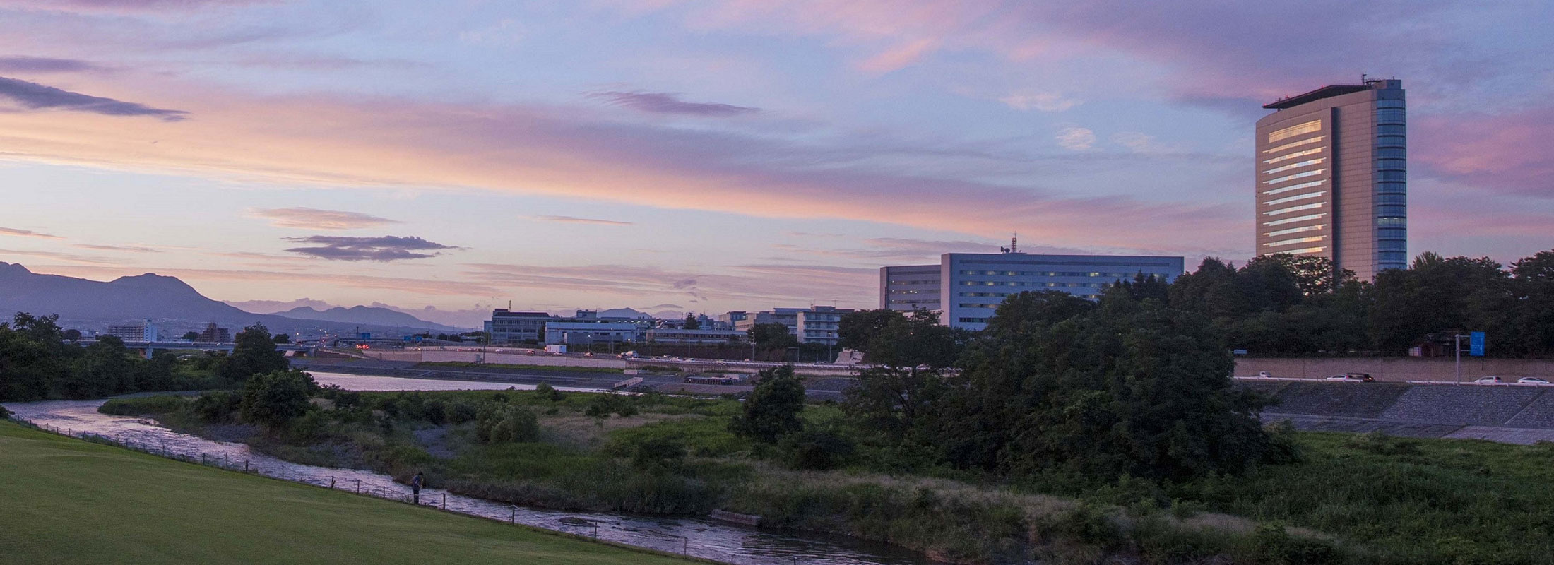 04_市庁舎夕焼け