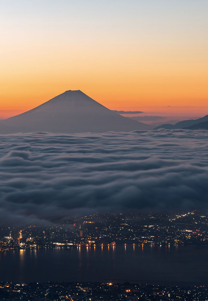 高ボッチ高原から望む雲海と富士山