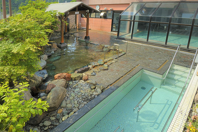 池田温泉には本館・新館があります。