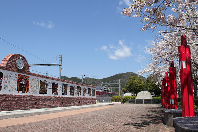 播但線の各駅の雰囲気がわかる版画デザイン看板