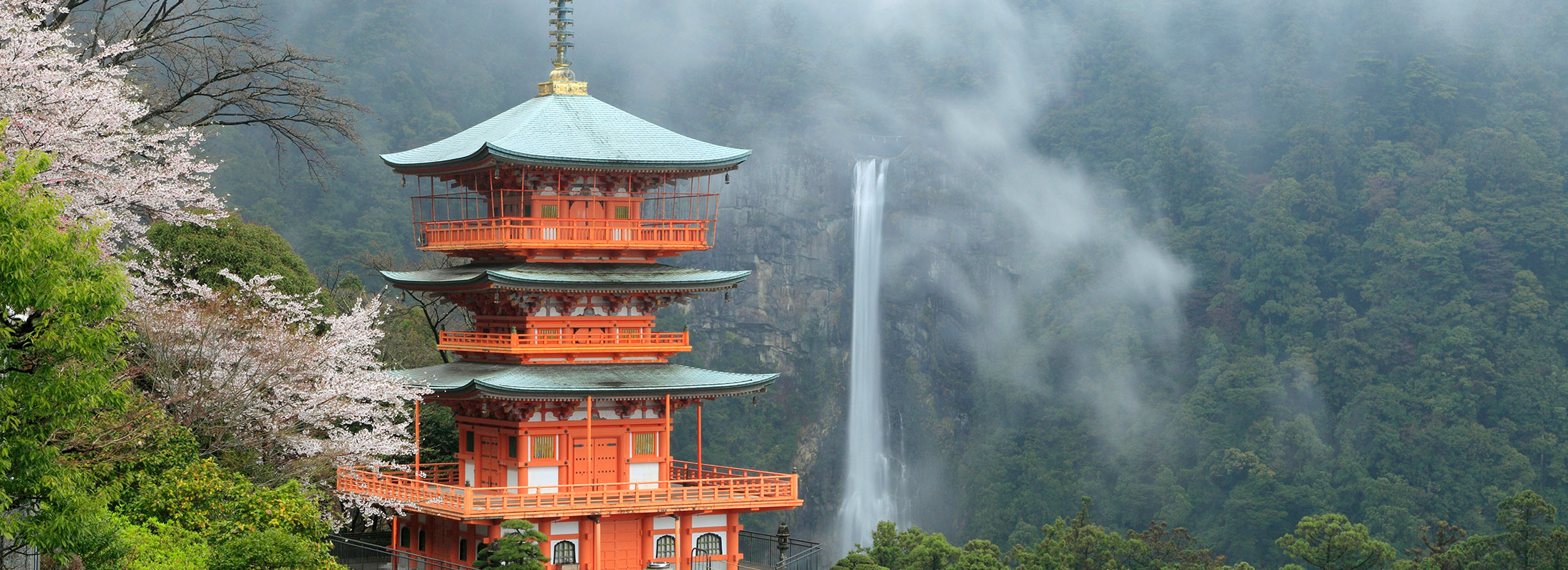 那智の滝と三重塔