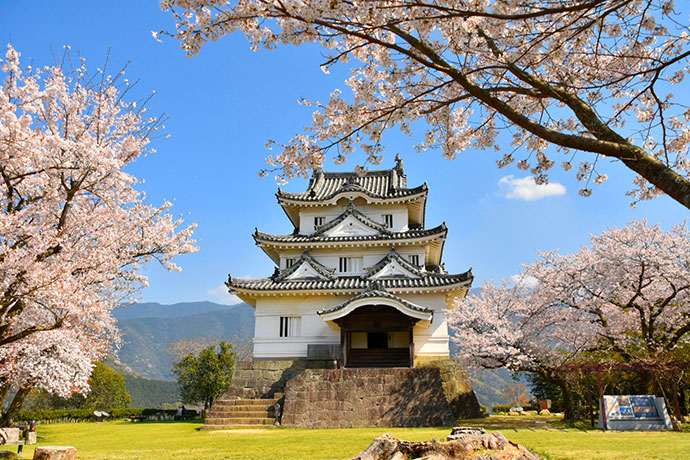 現存12天守の一つ、宇和島城