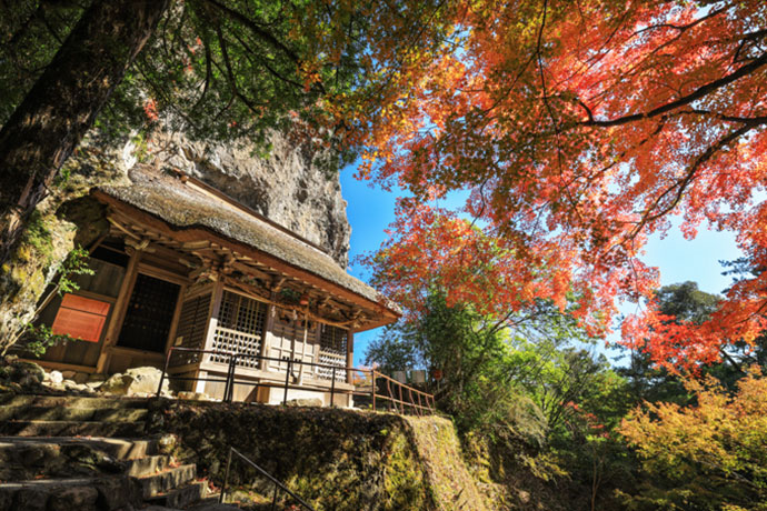紅葉の岩屋神社(11月)