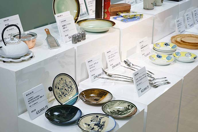 実際に手に取って見ていただくことができる返礼品も多数展示。