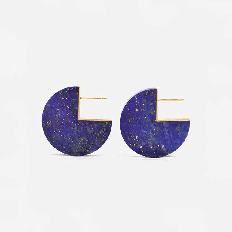 ＜januka/ヤヌカ＞SLICE EARRINGS LAPISLAZULI（ピアス）